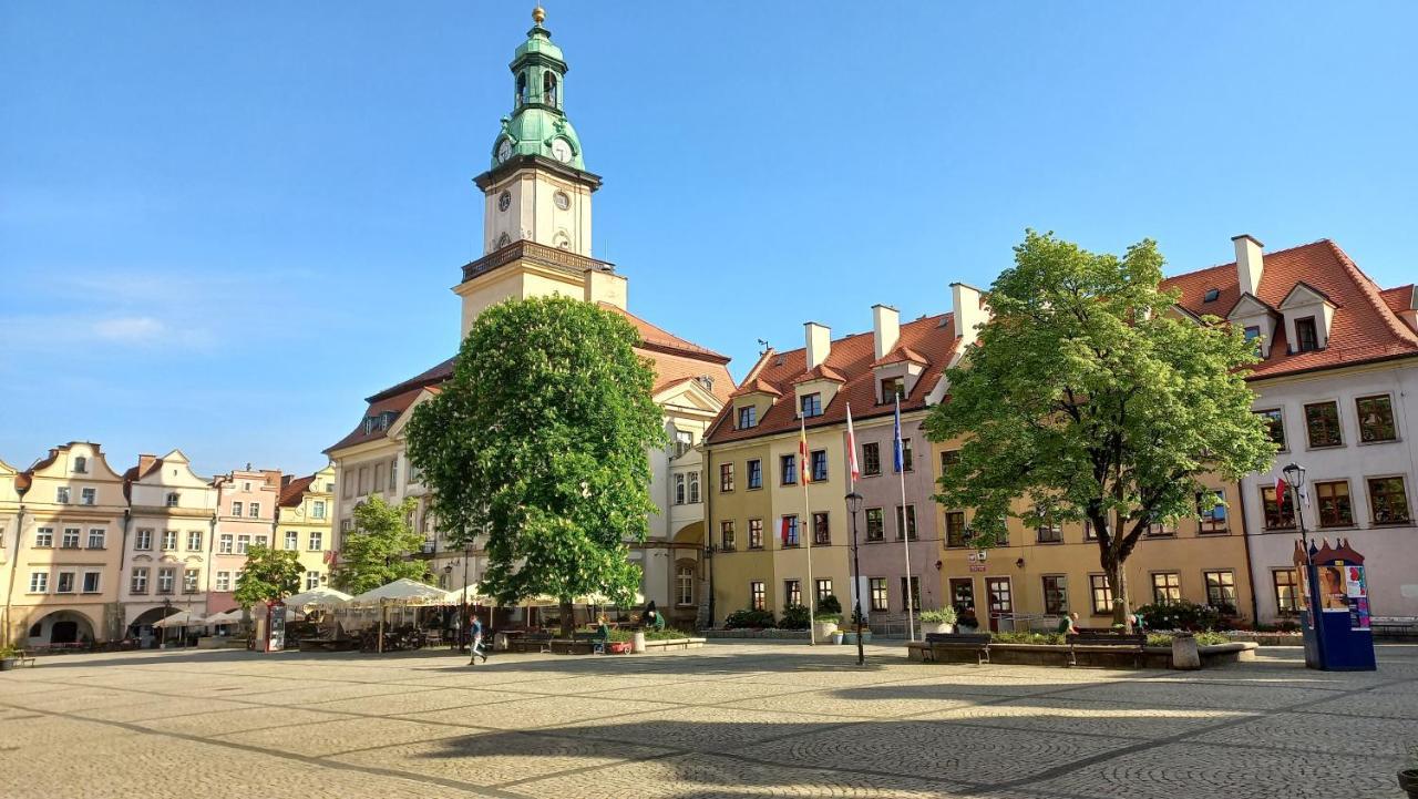 Plac Ratuszowy 50 - Old Town - 2 Sypialnie I Salon Еленя-Гура Экстерьер фото